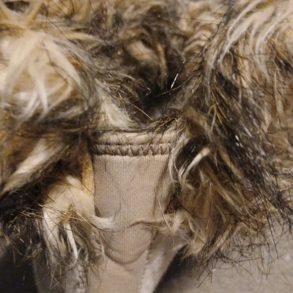 Sorel Womens Faux Fur, Tan Boots. Size 10 - Picture 13 of 16